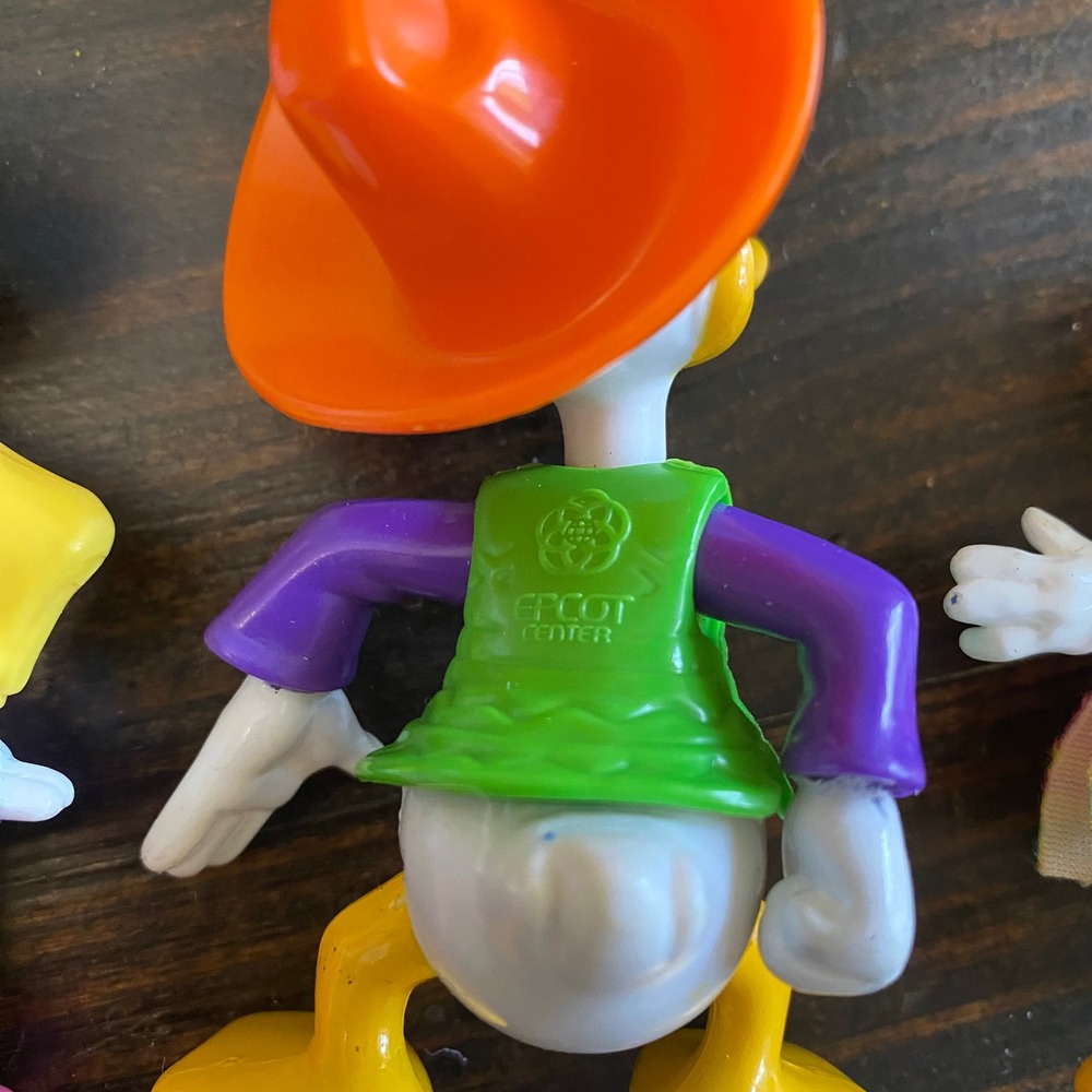 Vintage Disney EPCOT Center Mexico Donald Daisy Duck PVC Figures Set of 3 - Picture 4 of 7